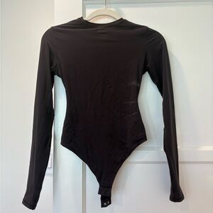 Skims long sleeve bodysuit
